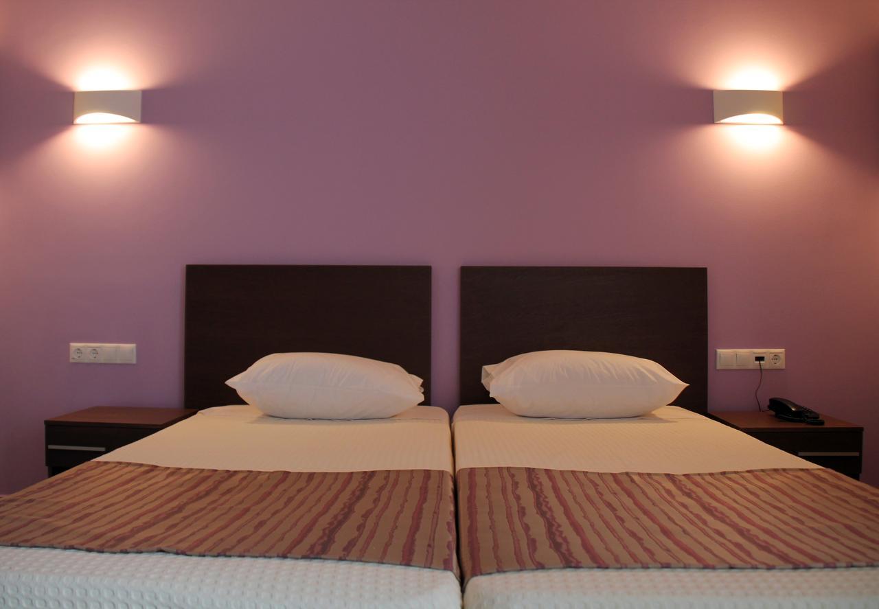 Angels Aparthotel Ермиони Екстериор снимка