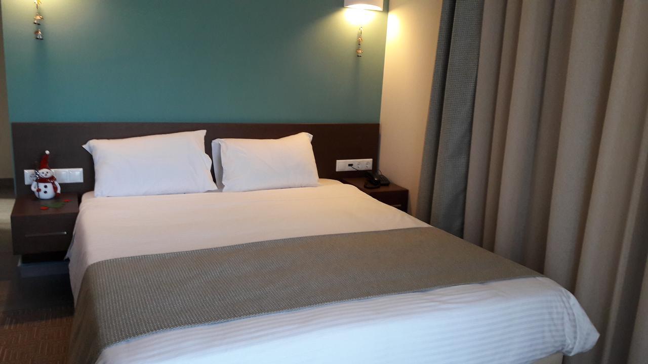 Angels Aparthotel Ермиони Екстериор снимка