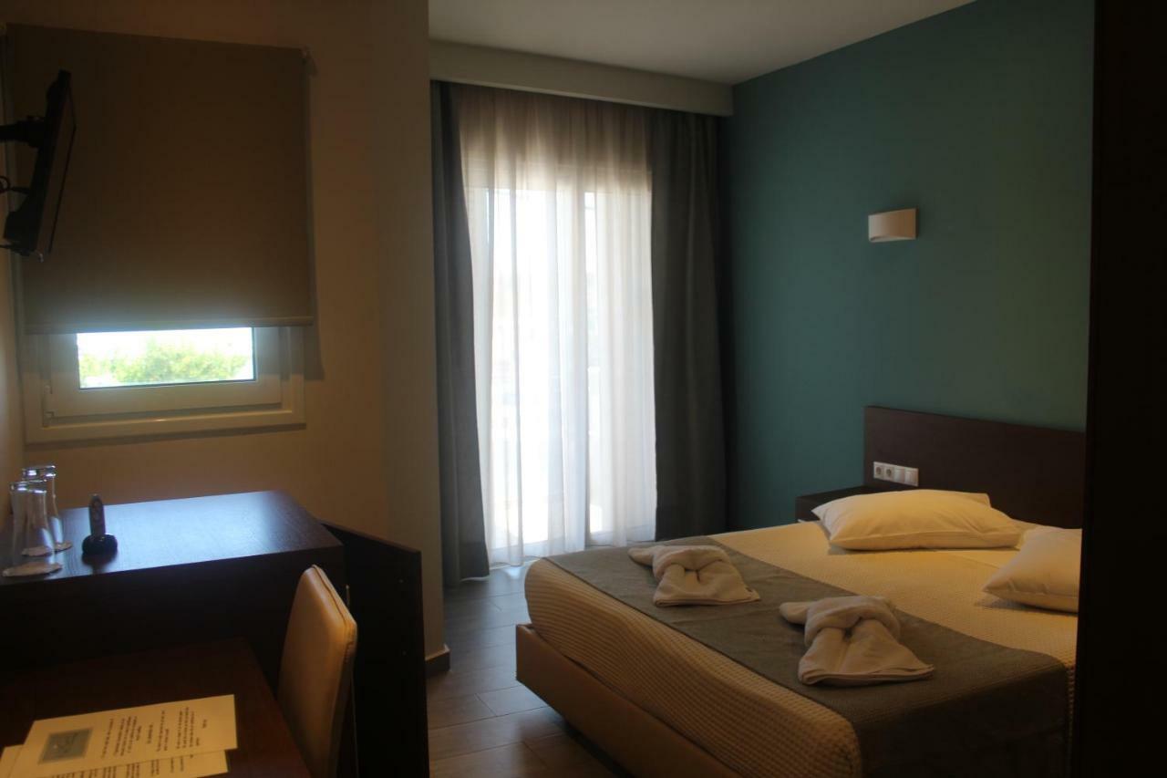 Angels Aparthotel Ермиони Екстериор снимка